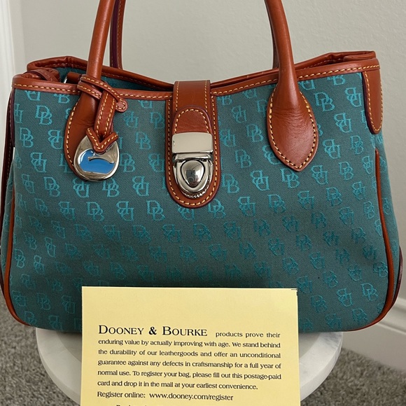 Dooney & Bourke - Picture 9 of 10
